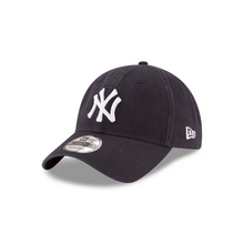 Load image into Gallery viewer, Men's New Era Yankees Core Classic Home 9TWENTY Adjustable