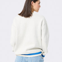 Load image into Gallery viewer, Women's New York Yankees Logo Sweater