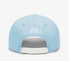 Load image into Gallery viewer, NYON Yankees Motto 9FORTY Snapback Light Blue