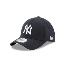 Load image into Gallery viewer, Men&#39;s New Era Yankees Classic 39THIRTY Stretch Fit
