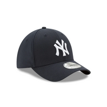 Load image into Gallery viewer, Men&#39;s New Era Yankees Classic 39THIRTY Stretch Fit
