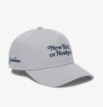 Load image into Gallery viewer, NYON Yankees Motto 9FORTY Snapback Grey

